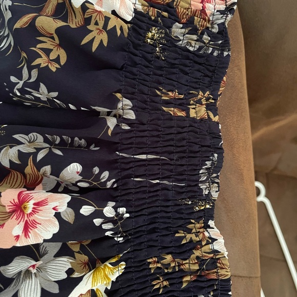 Navy floral shorts - Picture 3 of 3